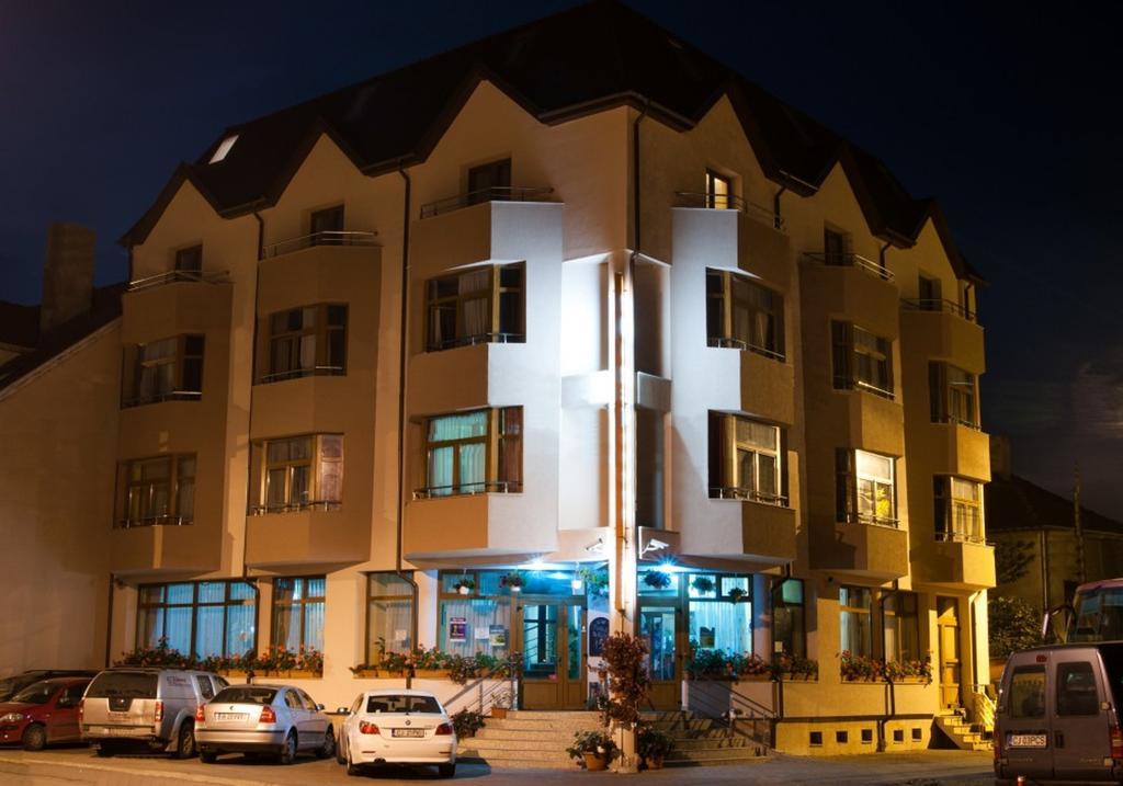 Hotel Cristal Kaloşvar Dış mekan fotoğraf