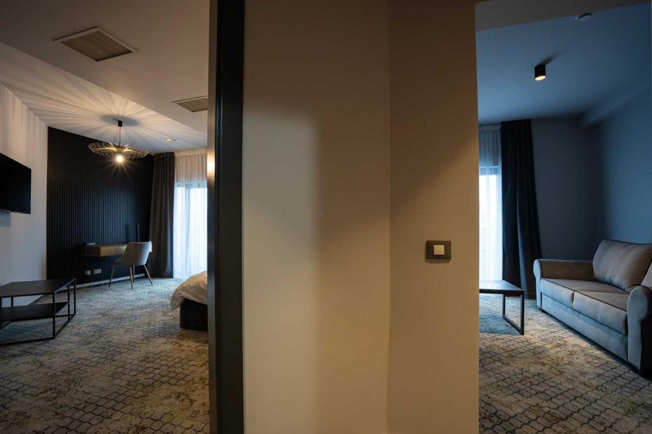 Hotel Cristal Kaloşvar Dış mekan fotoğraf