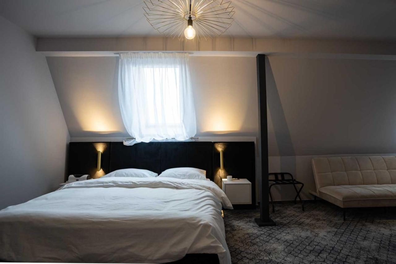 Hotel Cristal Kaloşvar Dış mekan fotoğraf