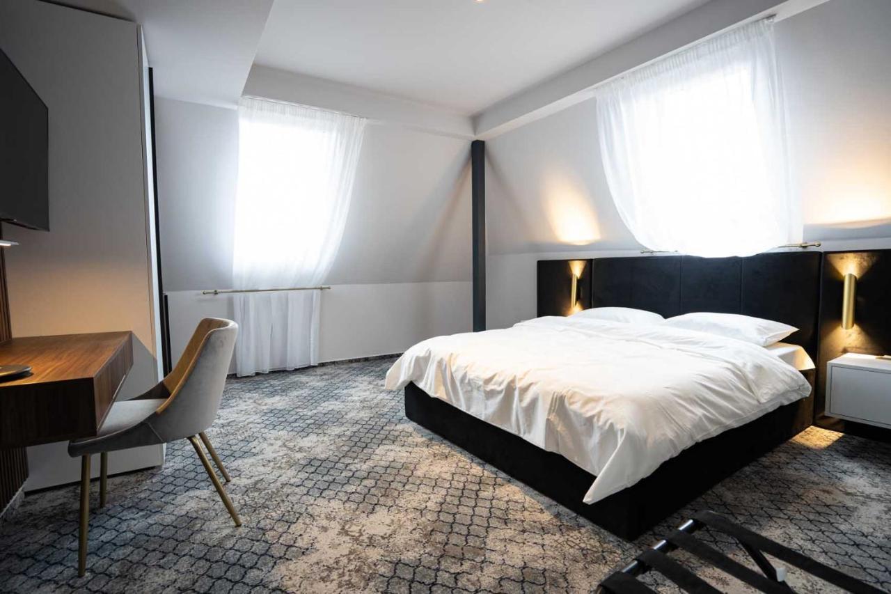 Hotel Cristal Kaloşvar Dış mekan fotoğraf
