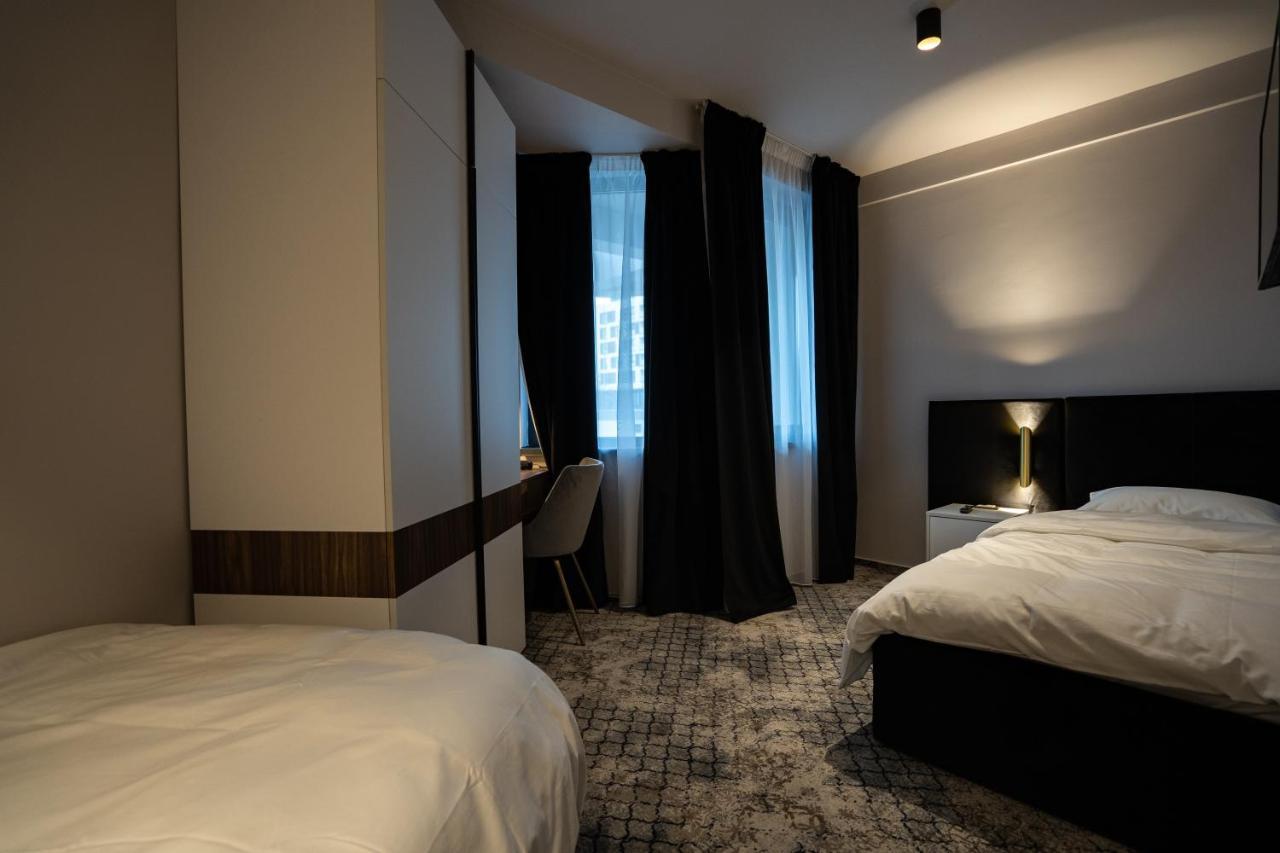 Hotel Cristal Kaloşvar Dış mekan fotoğraf