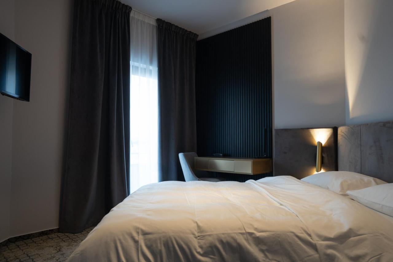 Hotel Cristal Kaloşvar Dış mekan fotoğraf