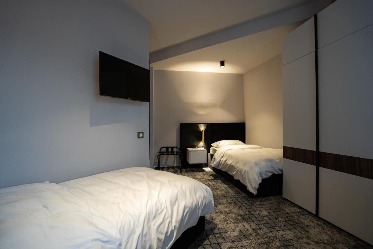 Hotel Cristal Kaloşvar Dış mekan fotoğraf