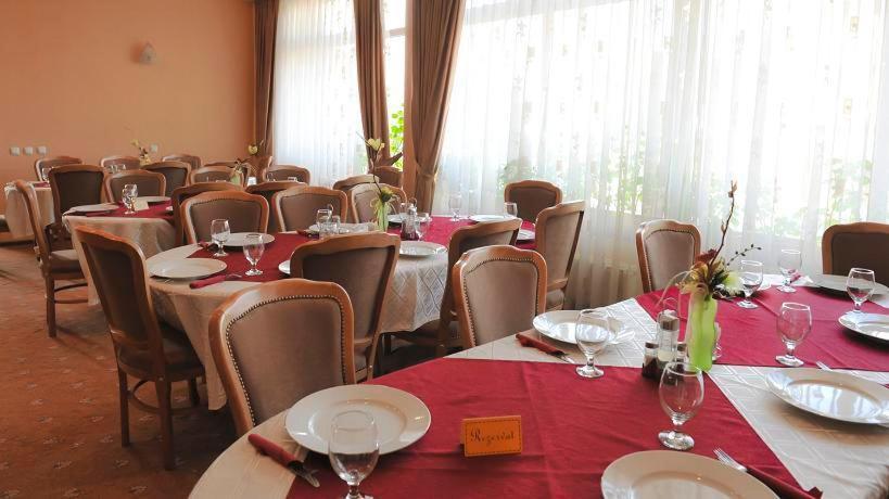 Hotel Cristal Kaloşvar Dış mekan fotoğraf